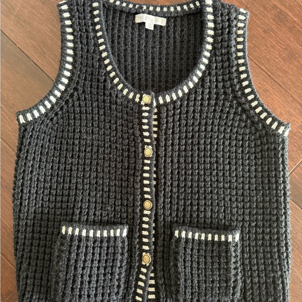 Design History Black and White Knit Cardigan Vest